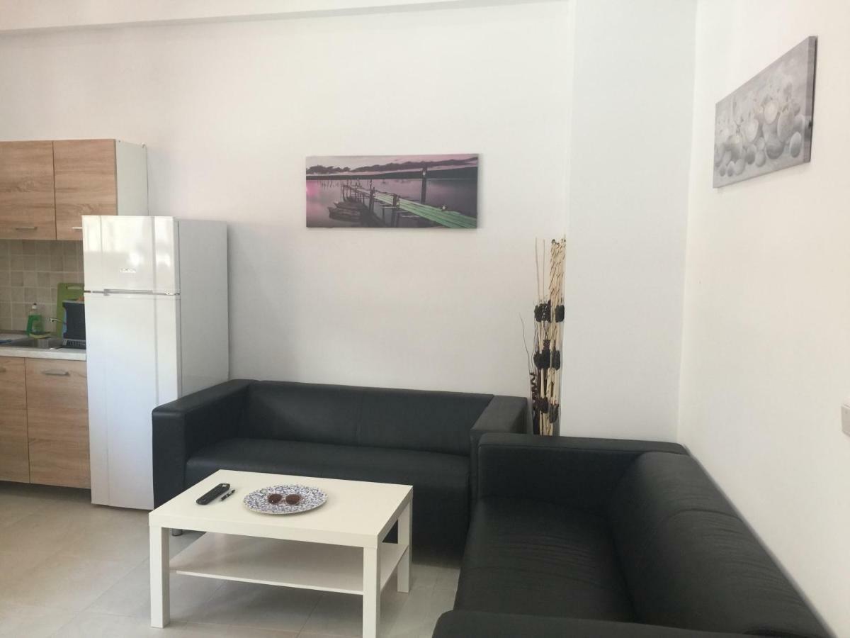 Sisifou Apartment Corinth Exterior photo